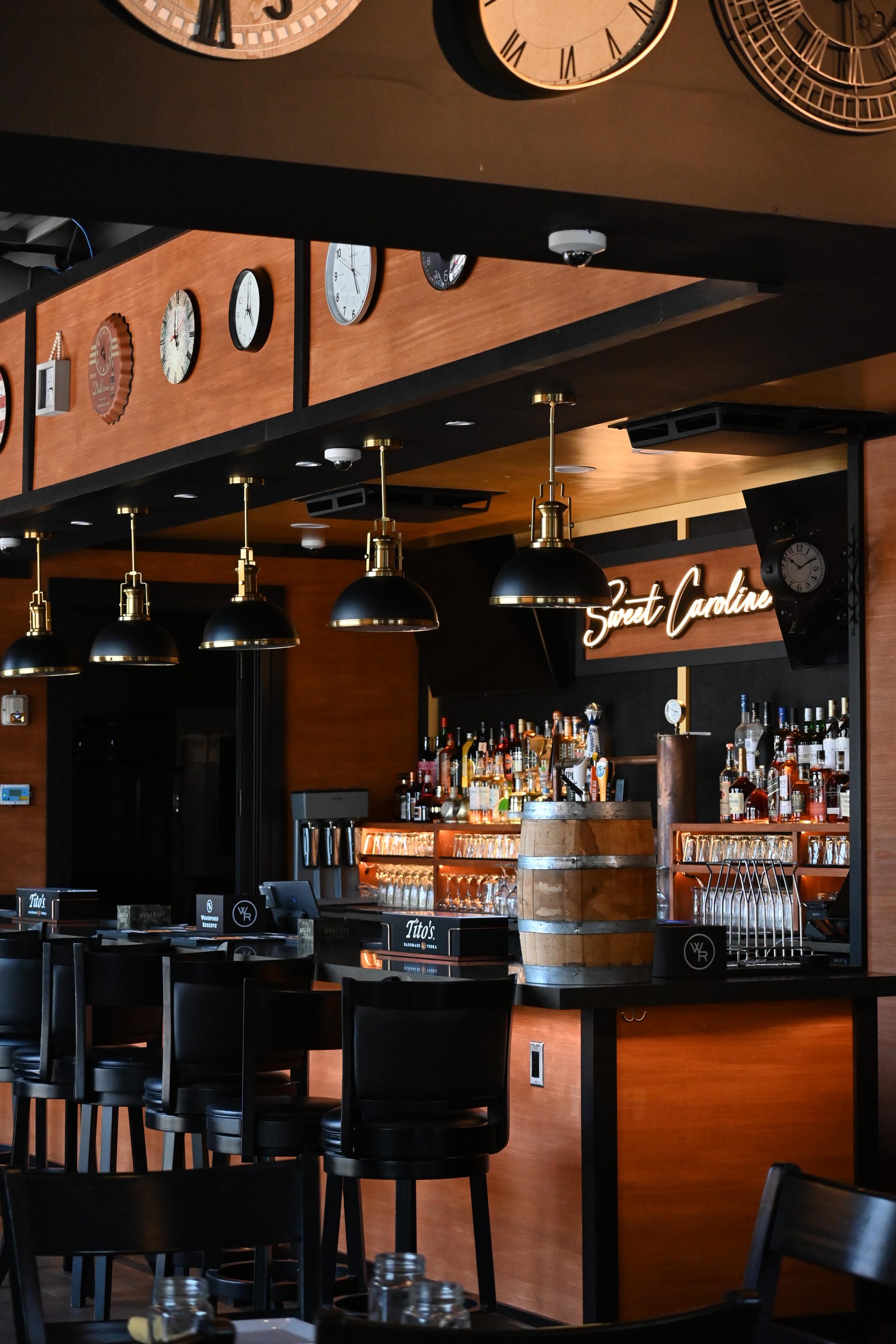 Happy Hour, Mon–Fri 3–6 PM